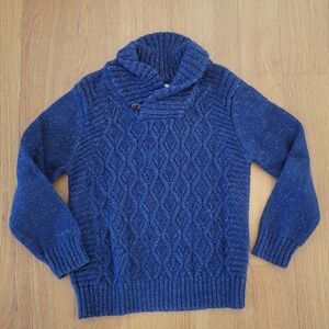 Boys size 4t sweater